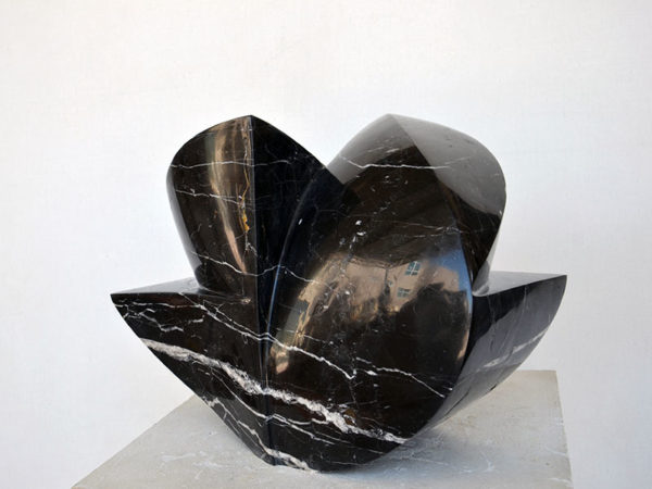 art-jamal Flower 38x30x20cm, black marble, 2020