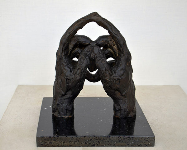 Hand & Heart1, 20x26x8cm, bronze, 2021